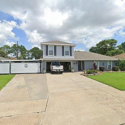 676 Birchwood Dr, Port Neches, TX 77651