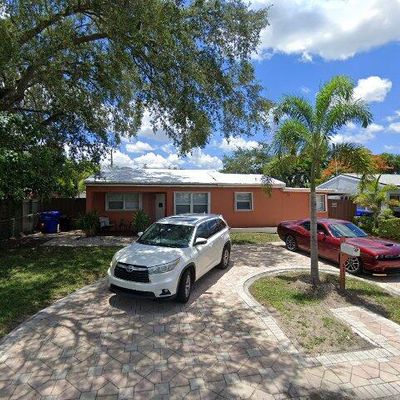 6810 Douglas St, Hollywood, FL 33024