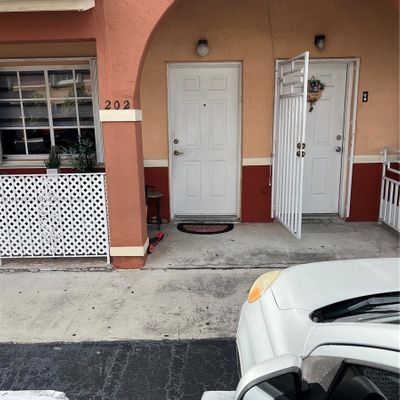 6903 W 36th Ave, Hialeah, FL 33018