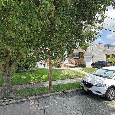 695 4 Th St, Secaucus, NJ 07094