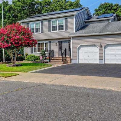 7 Fella St, Howell, NJ 07731