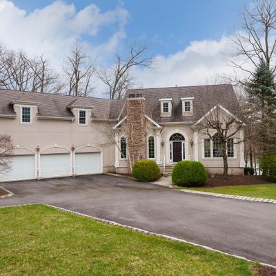 7 Pershing Ct, North Brunswick, NJ 08902