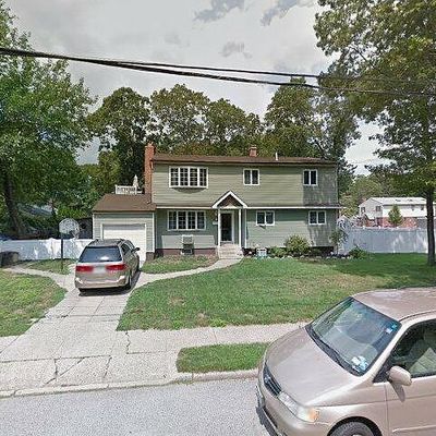 7 Rodney Ave, Islip Terrace, NY 11752