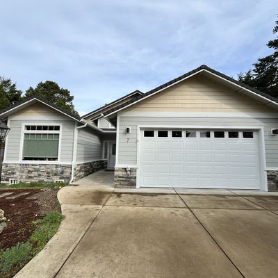 7 Sea Watch Pl, Florence, OR 97439