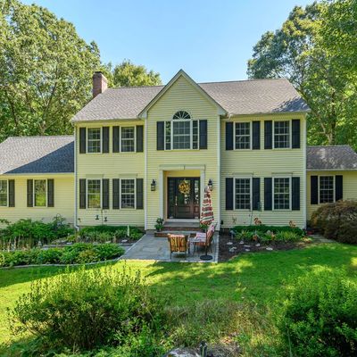 7 Stone Gate Dr, Sandy Hook, CT 06482