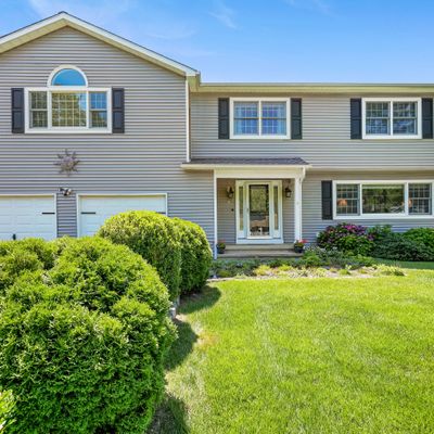 7 Woodchuck Ct, Norwalk, CT 06854