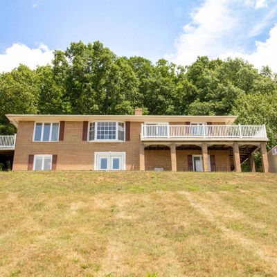 701 Amherst Rd, Staunton, VA 24401