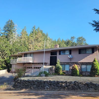 701 Tanglewood St, Sutherlin, OR 97479