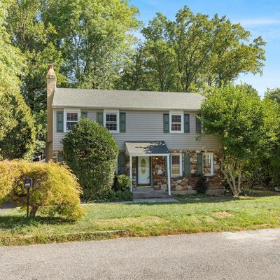 702 Oxford Ln, Wallingford, PA 19086