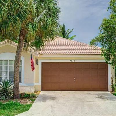 7032 Chesapeake Cir, Boynton Beach, FL 33436