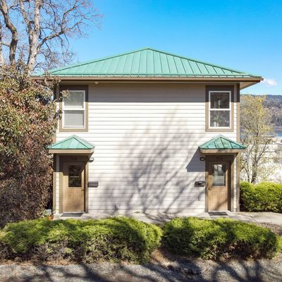 706 Columbia St, Hood River, OR 97031