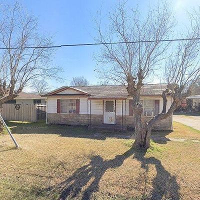 708 Frank St, Navasota, TX 77868