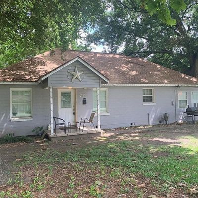 711 W Kyle Rd, Clute, TX 77531