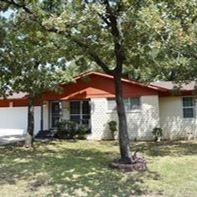 7129 Robinhood Ln, Fort Worth, TX 76112