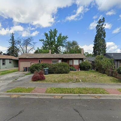 714 Pennsylvania Ave, Medford, OR 97501