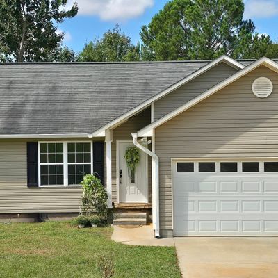 725 Transylvania Dr, Sandersville, GA 31082