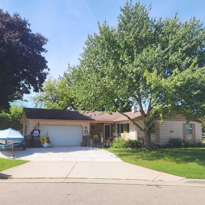 629 Greendale Dr, Janesville, WI 53546