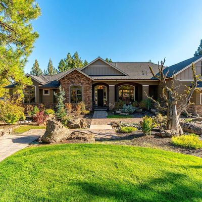 63130 Lookout Dr, Bend, OR 97703