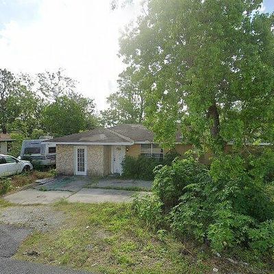 635 St Louis St, Raceland, LA 70394