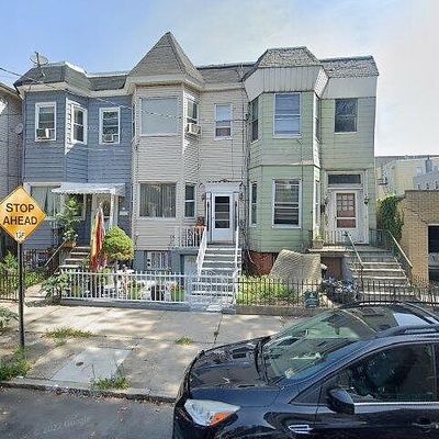 64 1/2 Lincoln St, Jersey City, NJ 07307