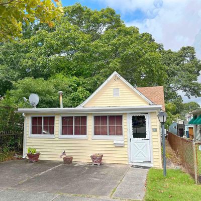 647 1 St St, Somers Point, NJ 08244