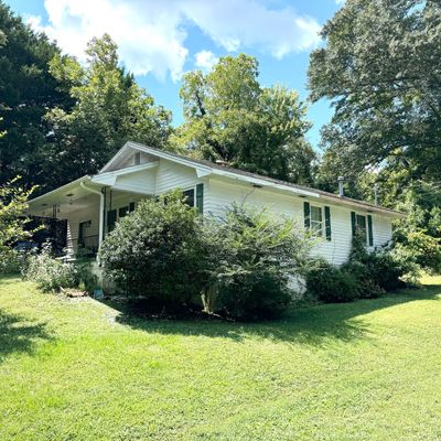 66 N Tallulah St, Toccoa, GA 30577