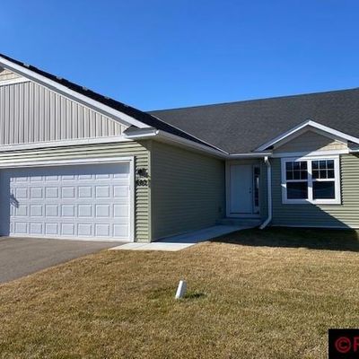 660 Tomahawk Ct, Madison Lake, MN 56063