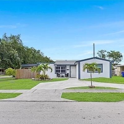 6671 Cody St, Hollywood, FL 33024