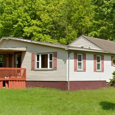 795 Carson Salt Springs Rd, Mineral Ridge, OH 44440