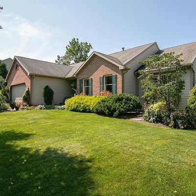 8 Archer Ln, Reading, PA 19607