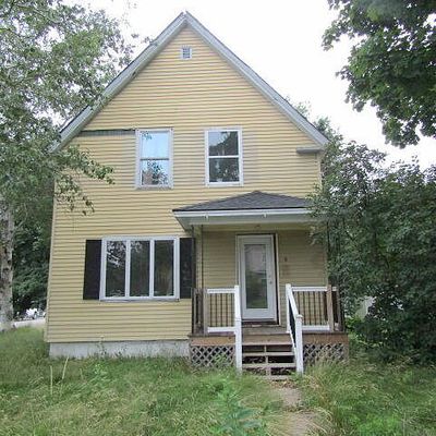 8 Beech St, East Millinocket, ME 04430