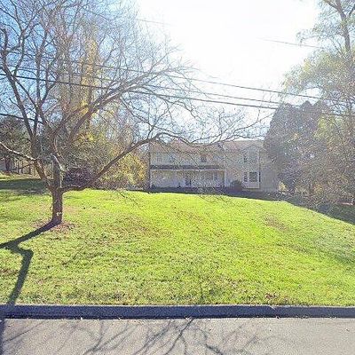 8 Prospect Dr, Brookfield, CT 06804