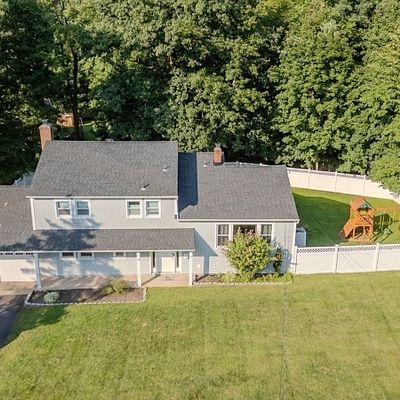 8 Stonybrook Rd, West Caldwell, NJ 07006