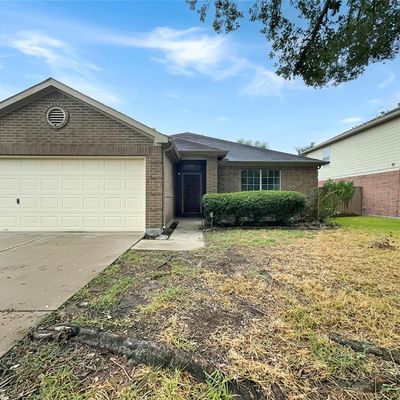 8005 Fallen Oak Ln, Texas City, TX 77591