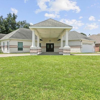 801 Delaware Dr, Bridge City, TX 77611