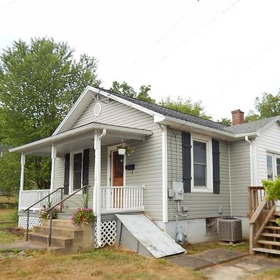 802 Robertson St, Staunton, VA 24401