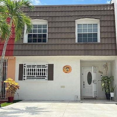 802 W 80 Th Pl, Hialeah, FL 33014