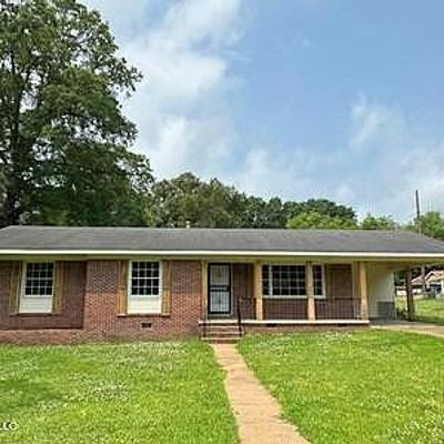 805 Montgomery St, Winona, MS 38967