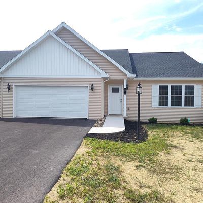 81 St Andrews Way, Selinsgrove, PA 17870