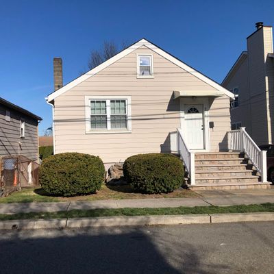 811 8 Th St, Secaucus, NJ 07094