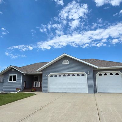 811 9 Th St Sw, Pipestone, MN 56164