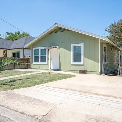 813 5th Street, Lockhart, TX 78644