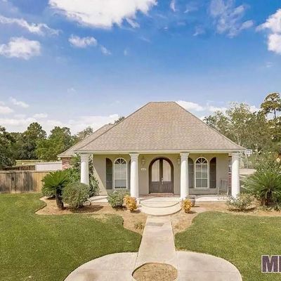 818 Bohne Rd, Port Allen, LA 70767