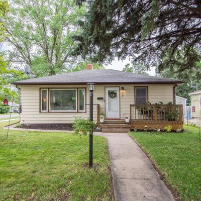 821 1 St St S, Moorhead, MN 56560