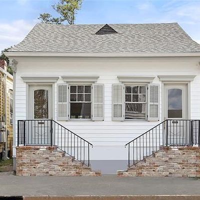 8221 Maple Street, New Orleans, LA 70118