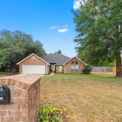 825 Edgewood Cir, Lindale, TX 75771