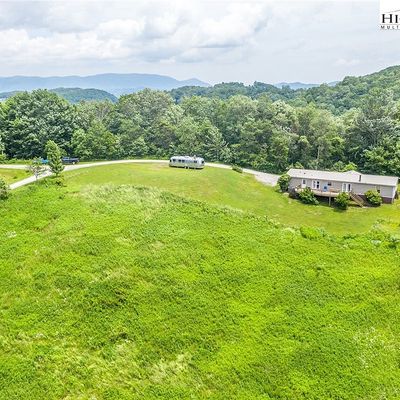 8282 S 194 Highway, Banner Elk, NC 28604