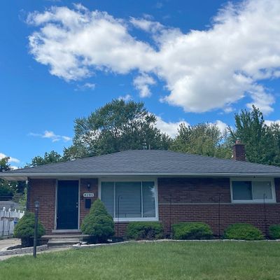 8281 Arnold St, Dearborn Heights, MI 48127