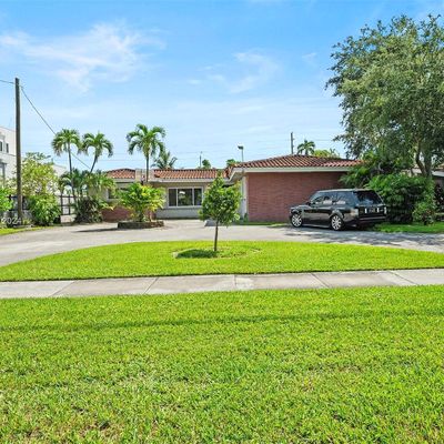 85 S Royal Poinciana Blvd, Miami Springs, FL 33166