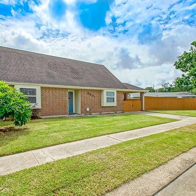 8601 Crochet Avenue, River Ridge, LA 70123